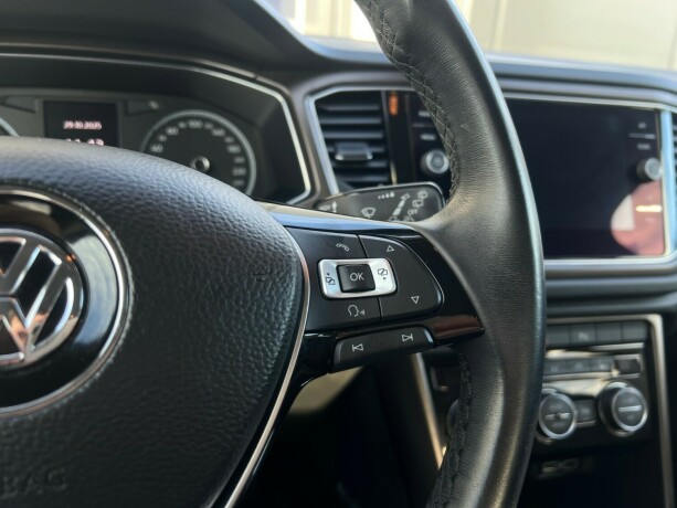 volkswagen-t-roc-bensin-2019-big-16