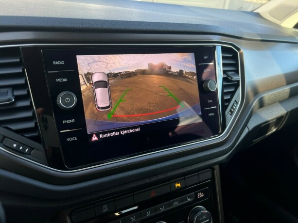 volkswagen-t-roc-bensin-2019-big-17