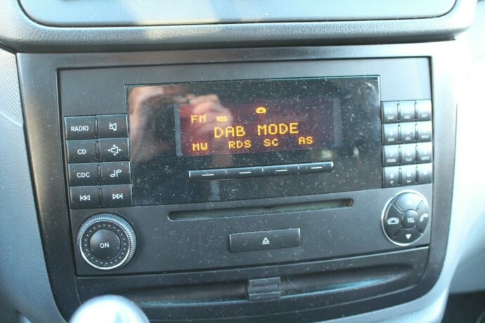 mercedes-benz-vito-diesel-2012-big-14