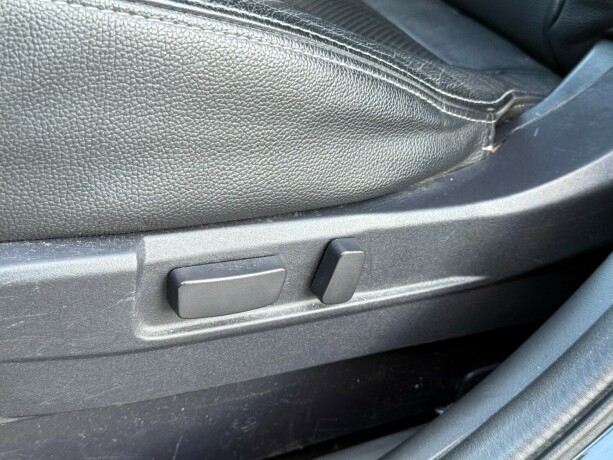 mitsubishi-outlander-elektrisitetbensin-2014-big-17