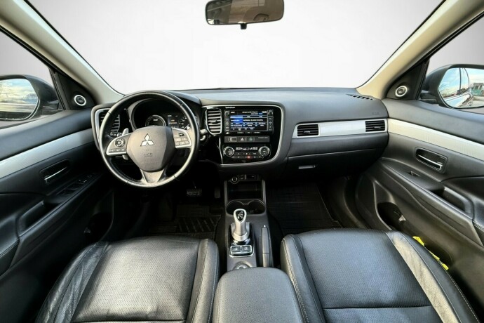 mitsubishi-outlander-elektrisitetbensin-2014-big-37