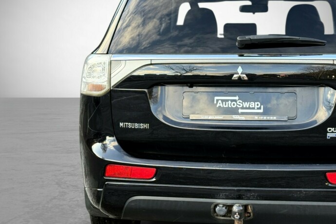 mitsubishi-outlander-elektrisitetbensin-2014-big-11