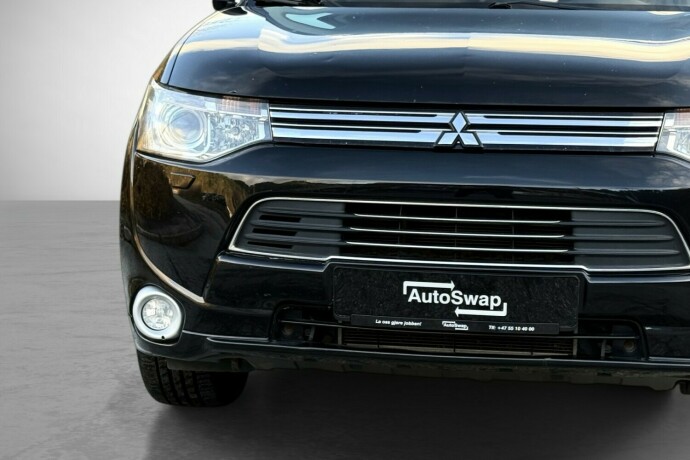 mitsubishi-outlander-elektrisitetbensin-2014-big-3