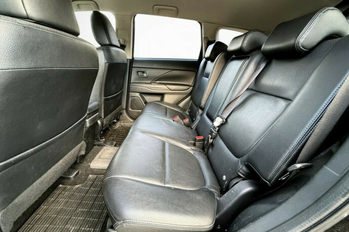 mitsubishi-outlander-elektrisitetbensin-2014-big-35