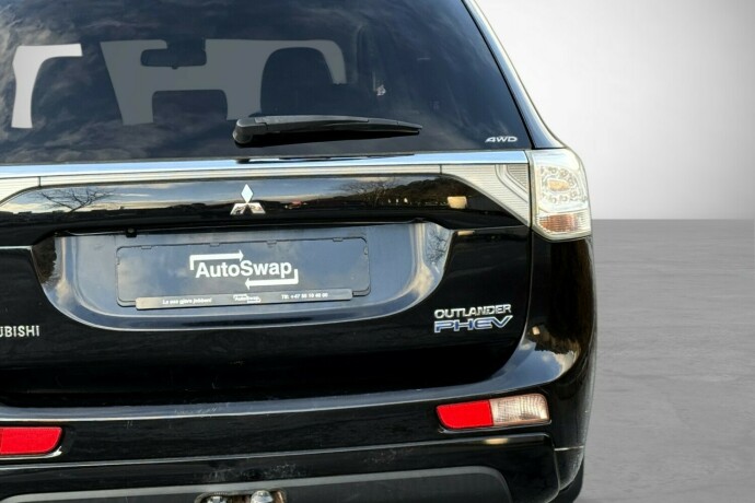 mitsubishi-outlander-elektrisitetbensin-2014-big-12