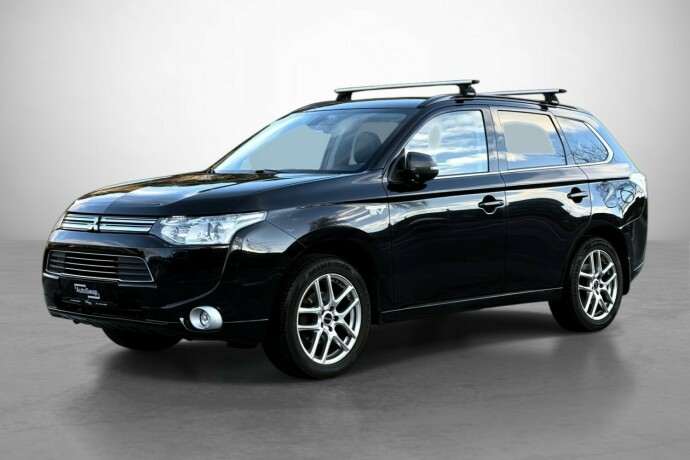 mitsubishi-outlander-elektrisitetbensin-2014-big-0