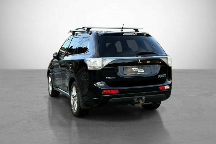 mitsubishi-outlander-elektrisitetbensin-2014-big-9