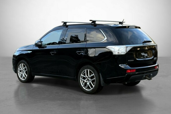 mitsubishi-outlander-elektrisitetbensin-2014-big-7