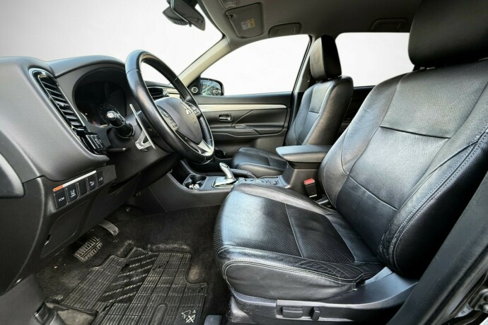 mitsubishi-outlander-elektrisitetbensin-2014-big-14