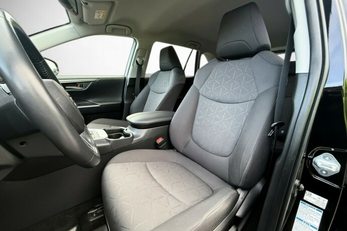 toyota-rav4-elektrisitetbensin-2019-big-15