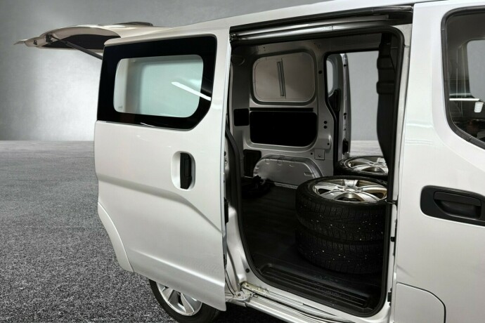 nissan-e-nv200-elektrisitet-2021-big-17