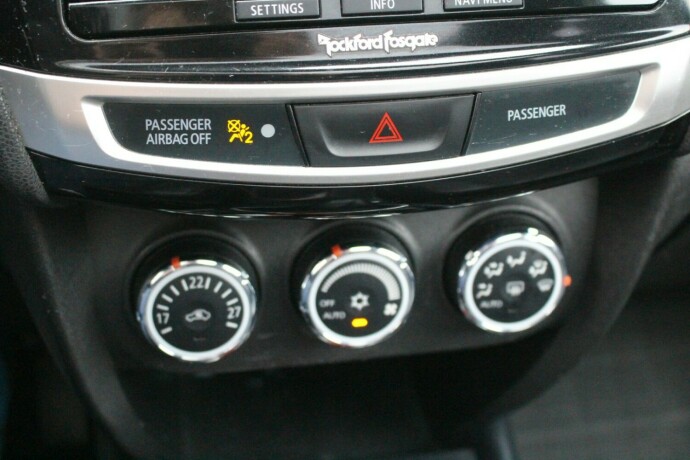 mitsubishi-asx-bensin-2015-big-15