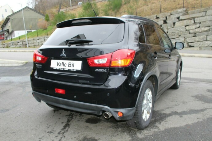 mitsubishi-asx-bensin-2015-big-3