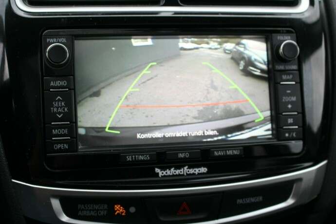 mitsubishi-asx-bensin-2015-big-14