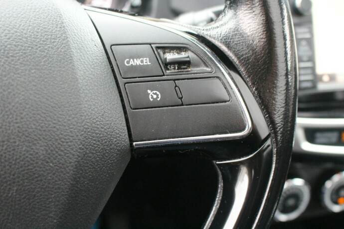 mitsubishi-asx-bensin-2015-big-12