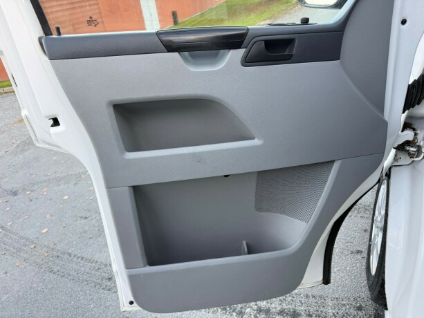 volkswagen-transporter-diesel-2013-big-17