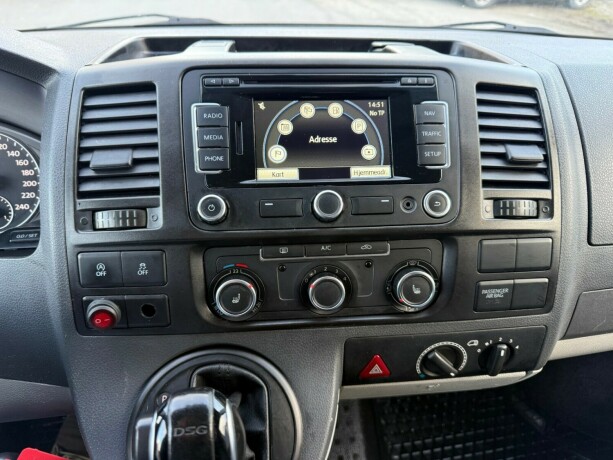 volkswagen-transporter-diesel-2013-big-10