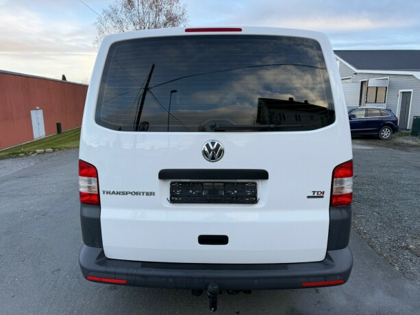 volkswagen-transporter-diesel-2013-big-3