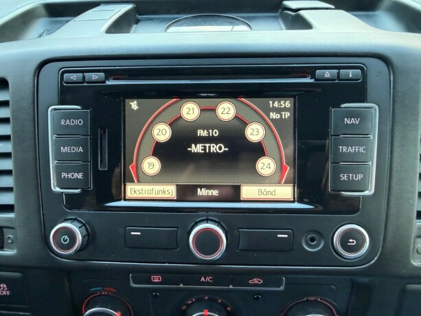 volkswagen-transporter-diesel-2013-big-12