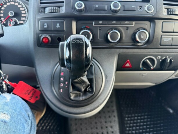 volkswagen-transporter-diesel-2013-big-11