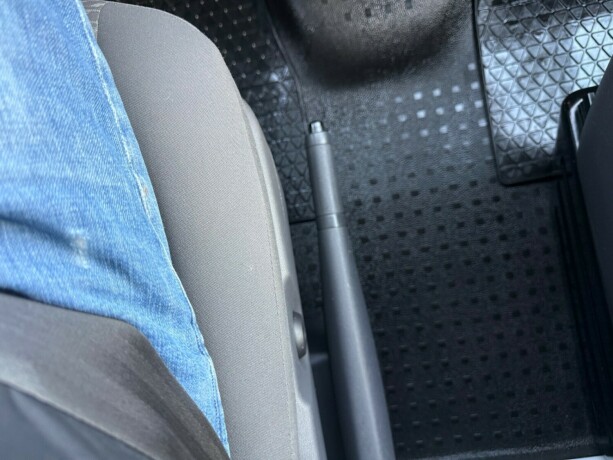 volkswagen-transporter-diesel-2013-big-24