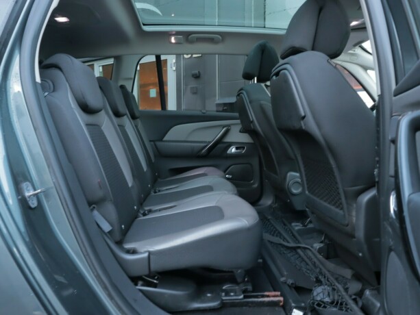 citroen-c4-picasso-bensin-2017-big-12