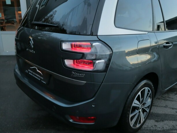 citroen-c4-picasso-bensin-2017-big-5