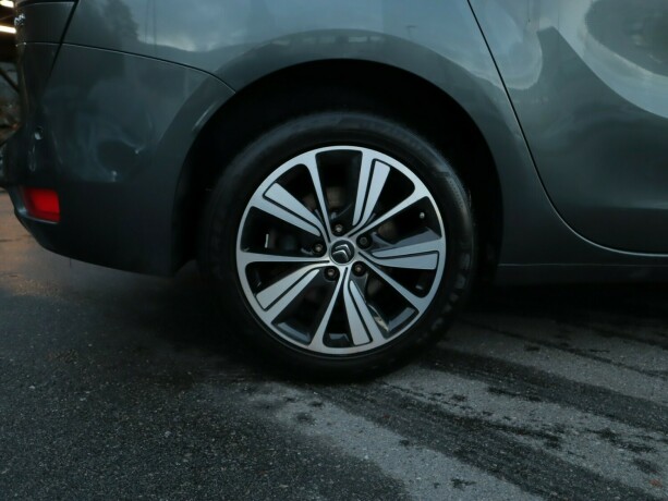 citroen-c4-picasso-bensin-2017-big-20