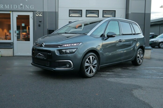 citroen-c4-picasso-bensin-2017-big-0