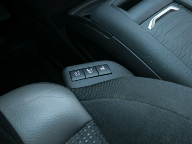 citroen-c4-picasso-bensin-2017-big-18