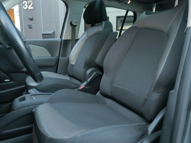 citroen-c4-picasso-bensin-2017-big-9