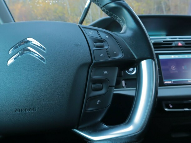 citroen-c4-picasso-bensin-2017-big-17