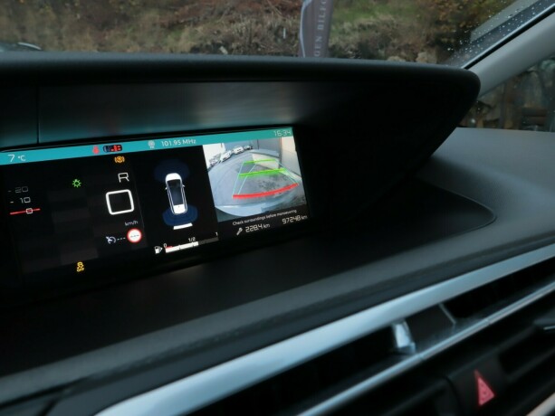 citroen-c4-picasso-bensin-2017-big-21