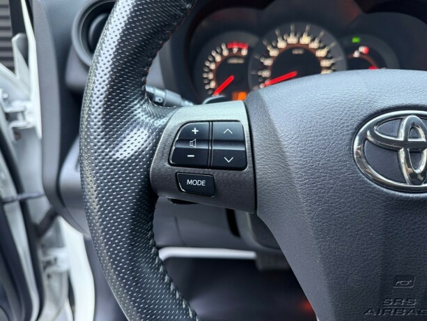 toyota-rav4-bensin-2010-big-14