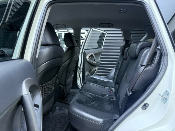 toyota-rav4-bensin-2010-big-25