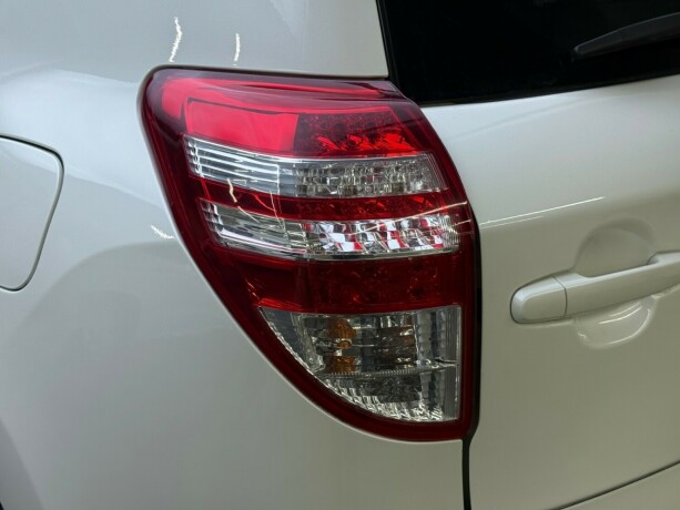 toyota-rav4-bensin-2010-big-6