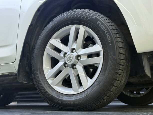 toyota-rav4-bensin-2010-big-7