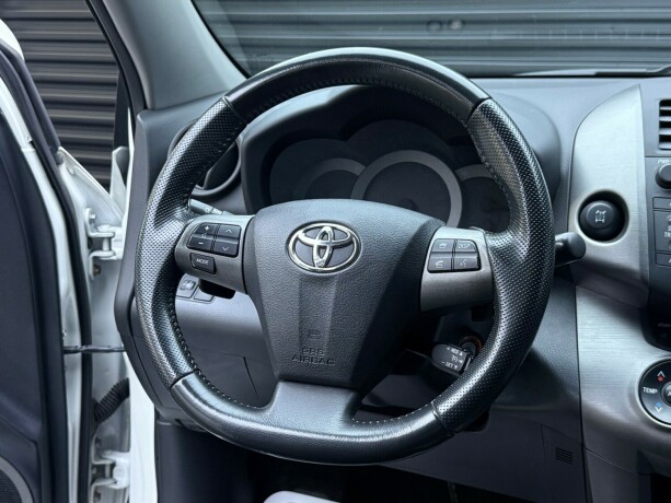 toyota-rav4-bensin-2010-big-12