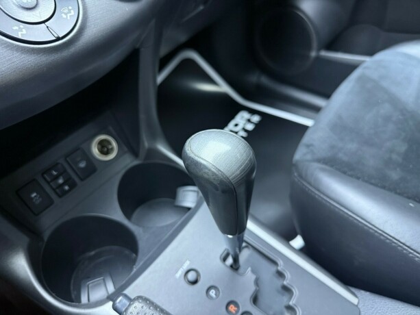 toyota-rav4-bensin-2010-big-21