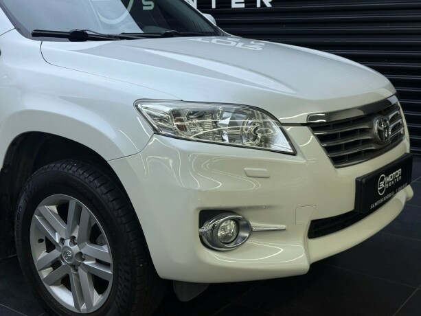 toyota-rav4-bensin-2010-big-2