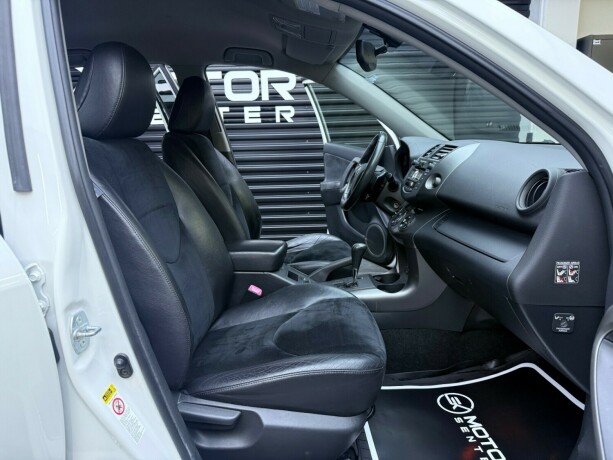 toyota-rav4-bensin-2010-big-24