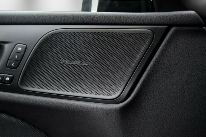 volvo-v60-plug-in-petrol-2020-big-17