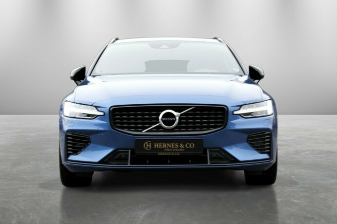 volvo-v60-plug-in-petrol-2020-big-2