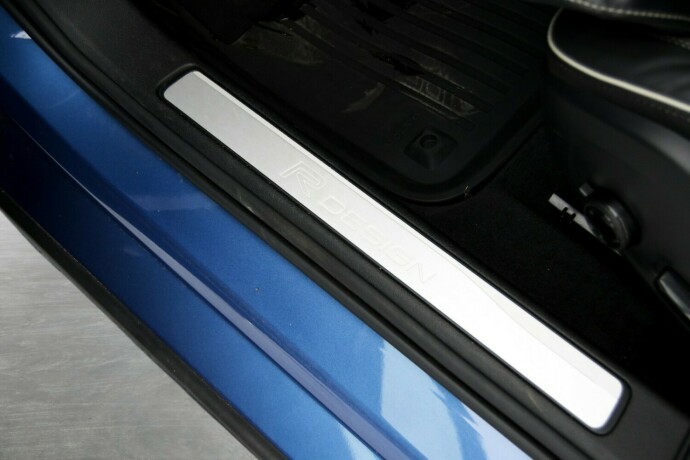 volvo-v60-plug-in-petrol-2020-big-28