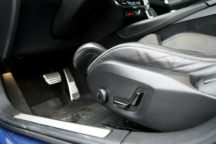 volvo-v60-plug-in-petrol-2020-big-9