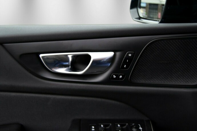 volvo-v60-plug-in-petrol-2020-big-16