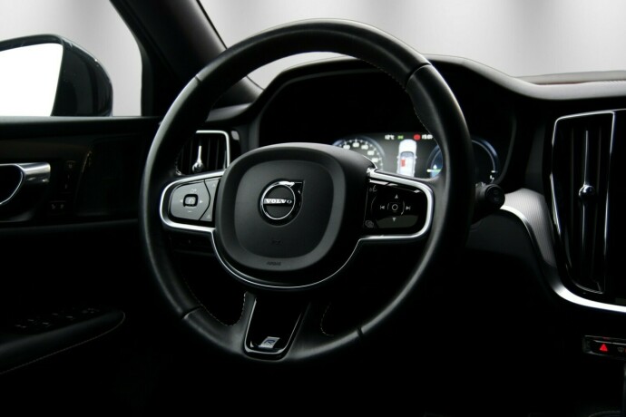 volvo-v60-plug-in-petrol-2020-big-11