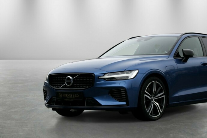 volvo-v60-plug-in-petrol-2020-big-1