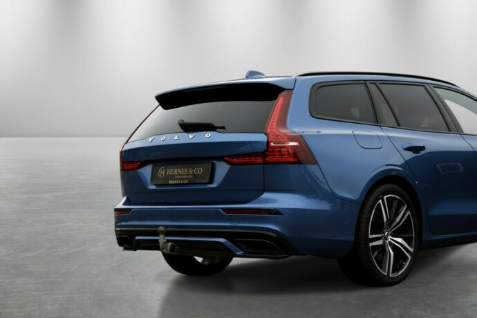 volvo-v60-plug-in-petrol-2020-big-5