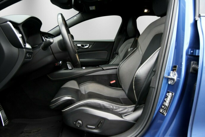 volvo-v60-plug-in-petrol-2020-big-8